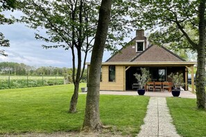 Exterior - Beautiful Cottage for 6 in Ewijk Park (Ewijk)