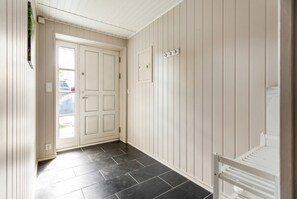 Interior - GG6 - Cozy 2BR City Center Apartment (Bergen)