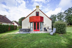 Exterior - Lakeside Retreat with Garden for 6 (Ewijk)