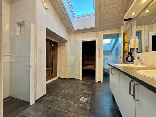 POOLHAUS OSTSEE - Holiday home with private indoor pool and wellness area