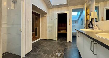 POOLHAUS OSTSEE - Holiday home with private indoor pool and wellness area