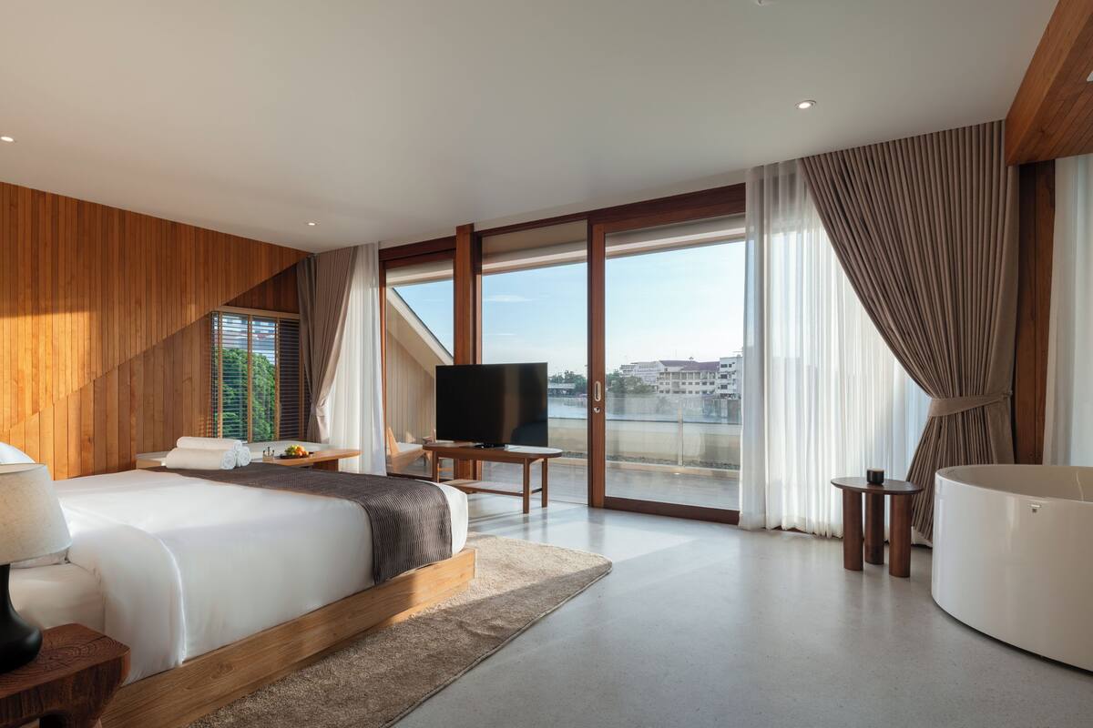 Deluxe Room River View