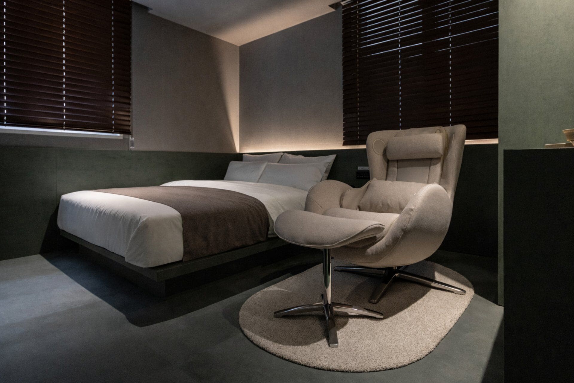 Deluxe Room (Massage Chair) | Individually decorated, individually furnished, laptop workspace