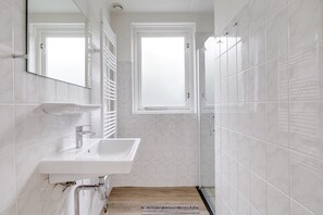 Bathroom - Relaxing Forest Escape for 6 (Ewijk)