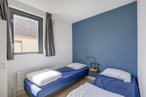 3 bedrooms, free WiFi - Lakeside Retreat with Garden in Ewijk (Ewijk)
