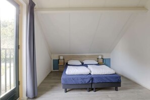 2 bedrooms, free WiFi - Tranquil Ewijk Forest Stay for 4 (Ewijk)