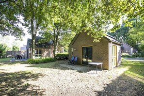 Terrace/patio - Tranquil Ewijk Forest Stay for 4 (Ewijk)