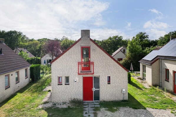 Exterior - 6-Person Lake Bungalow in Ewijk (Ewijk)