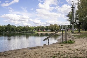 Children’s area - 6-Person Lakeside Sauna Bungalow (Ewijk)
