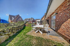 Outdoor dining - 3-room vacation apartment in Hörnum with terrace & beach chair - dogs welcome - (Hörnum (Sylt))