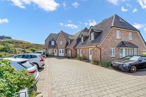 Exterior - 3-room vacation apartment in Hörnum with terrace & beach chair - dogs welcome - (Hörnum (Sylt))