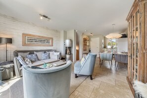 TV - Cozy apartment in the heart of Hörnum for up to 4 people with terrace. - (Hörnum (Sylt))