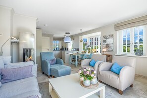 Living area - Modern vacation home with 3 bedrooms with terrace, beach chair and fireplace - (Hörnum (Sylt))