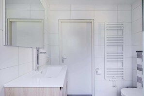 Bathroom - Lakeside Sauna Bungalow for 4 (Ewijk)