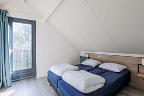 Room - Peaceful Woodland Bungalow for 6 (Ewijk)