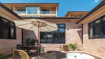 Luxury Villa, Hill View | Bathroom