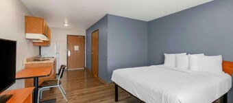 1 Full Bed | Non-Smoking, Kitchen