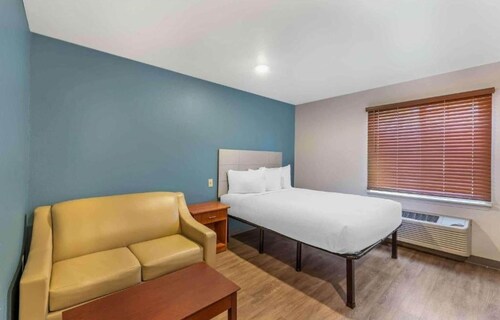 1 Full Bed | Mobil Acc RI Shwr Nsmk Kitchen
