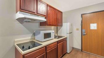 Fridge, microwave, stovetop, toaster