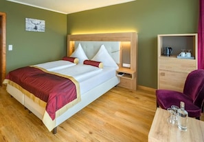 Chambre supérieure double, balcon, vue sur le jardin | Bureau, accÚs au Wi-Fi (inclus), literie fournie