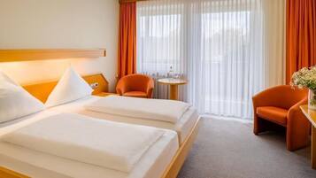 Standaard tweepersoonskamer, balkon, uitzicht op tuin