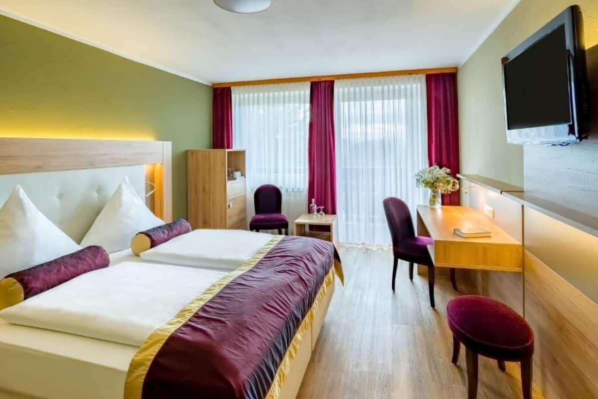 Habitación doble superior, balcón, vista al jardín