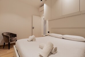 1 bedroom, iron/ironing board - Stylish 48m2 apartment, able to accommodate up to 2 people, located in the basement (steps to access).The property is located in the Casoretto district, just a 7-minute walk from the M2 Udine metro stop, in a residential area equipped with all comforts.  (Milan)