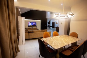 Interior - Cozy 2-bedroom apartment in charming Lekki with cinema and PS5 (Lekki)