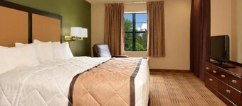 1 Queen Bed | Non-Smoking, Kitchen