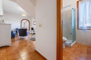 Interior - Elegant and welcoming 70 square meters townhouse, perfect for six people, with a private entrance and spread over two floors.The property is located in Villasimius, a town known for its splendid sandy beaches and crystal-clear sea. The apartment is centr (Villasimius)