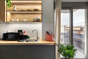 Studio, 1 Double Bed, Kitchenette, City View | Private kitchenette | Mini-fridge, microwave, stovetop, espresso maker