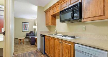Studio 6 Findlay|Relaxing King|Hearing Access|Kitchen