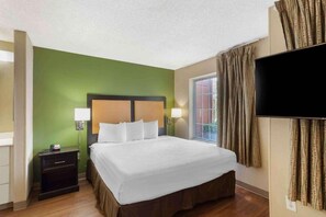 1 bedroom, free WiFi - 1 Queen Bed | ADA/RI Shower/Smoking/Kitchen (Memphis)