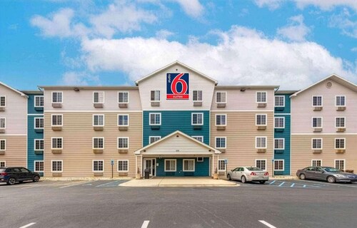 Studio 6 Birmingham Pelham | Confortable avec 2 lits doubles | Fumeur | Cuisine