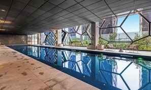 Pool - Skyline & Sea Luxe Heated Pool, Gym, Sauna, Steam (Melbourne)
