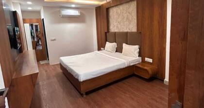 Hotel Aadhyav Palace