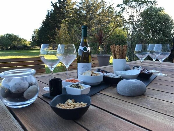 Outdoor dining - Le clos de la lande vallée (PONT L ABBE)