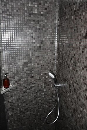 Deluxe Double Room, Garden View | Bathroom - Le clos de la lande vallée (Pont-l'Abbe)