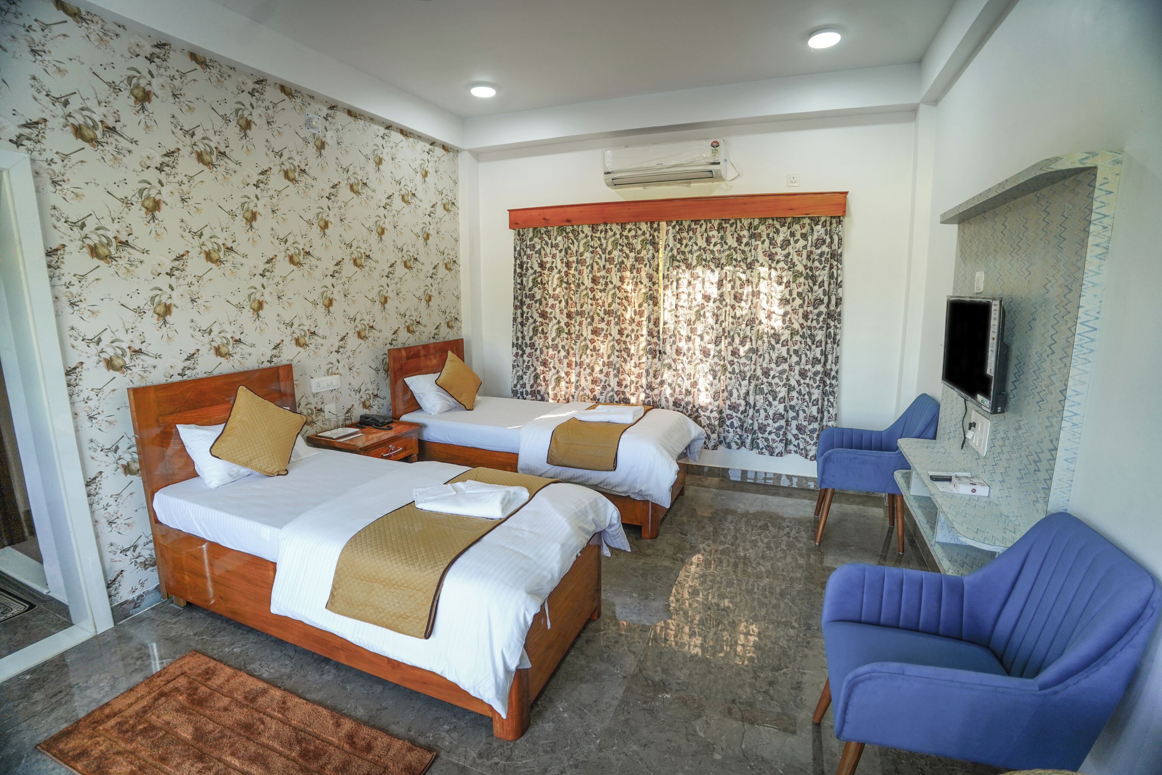 Luxury Twin Room | Free WiFi