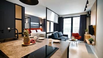 ํจ๋ฐ๋ฆฌ ์คํ๋์ค | ๋ด๋ถ