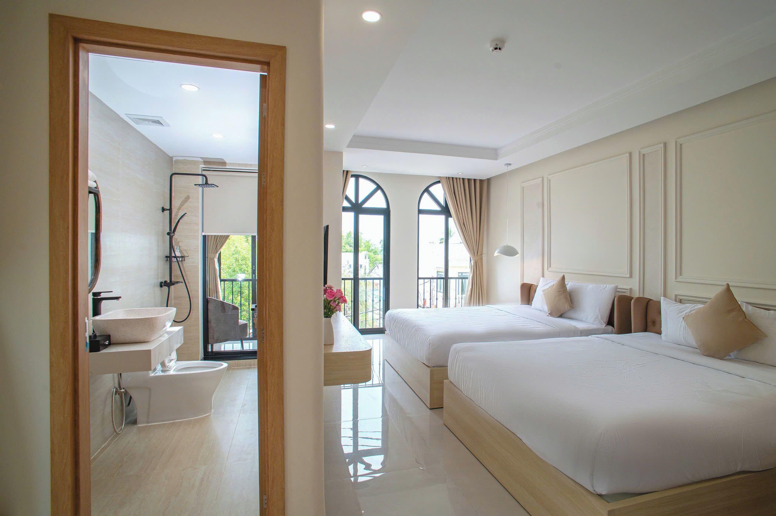 Minibar, escritorio, wifi gratis y ropa de cama 