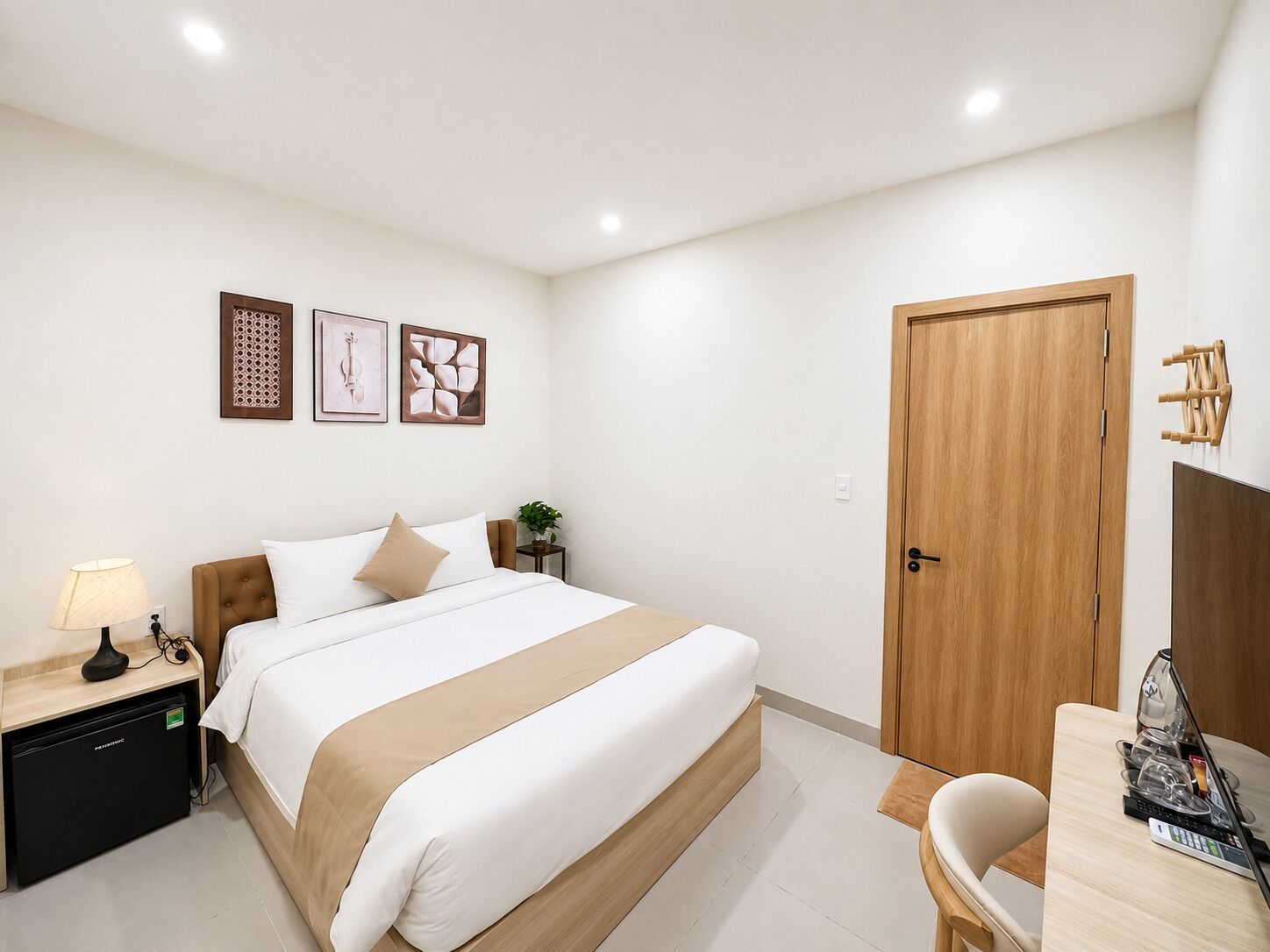 Basic Double Room | Minibar, free WiFi, bed sheets