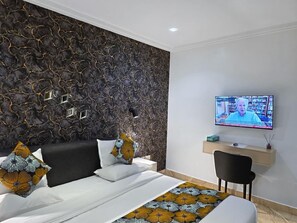 Apartamento econômico, sacada, vista para a cidade