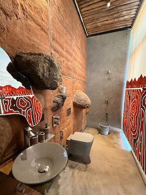 Villa, Balkon, Gartenblick