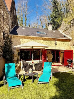 Outdoor dining - Grotte de charme - Le Lys -Close to Beauval & Châteaux (Chissay-en-Touraine)