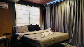 Vila, sacada, vista para o jardim