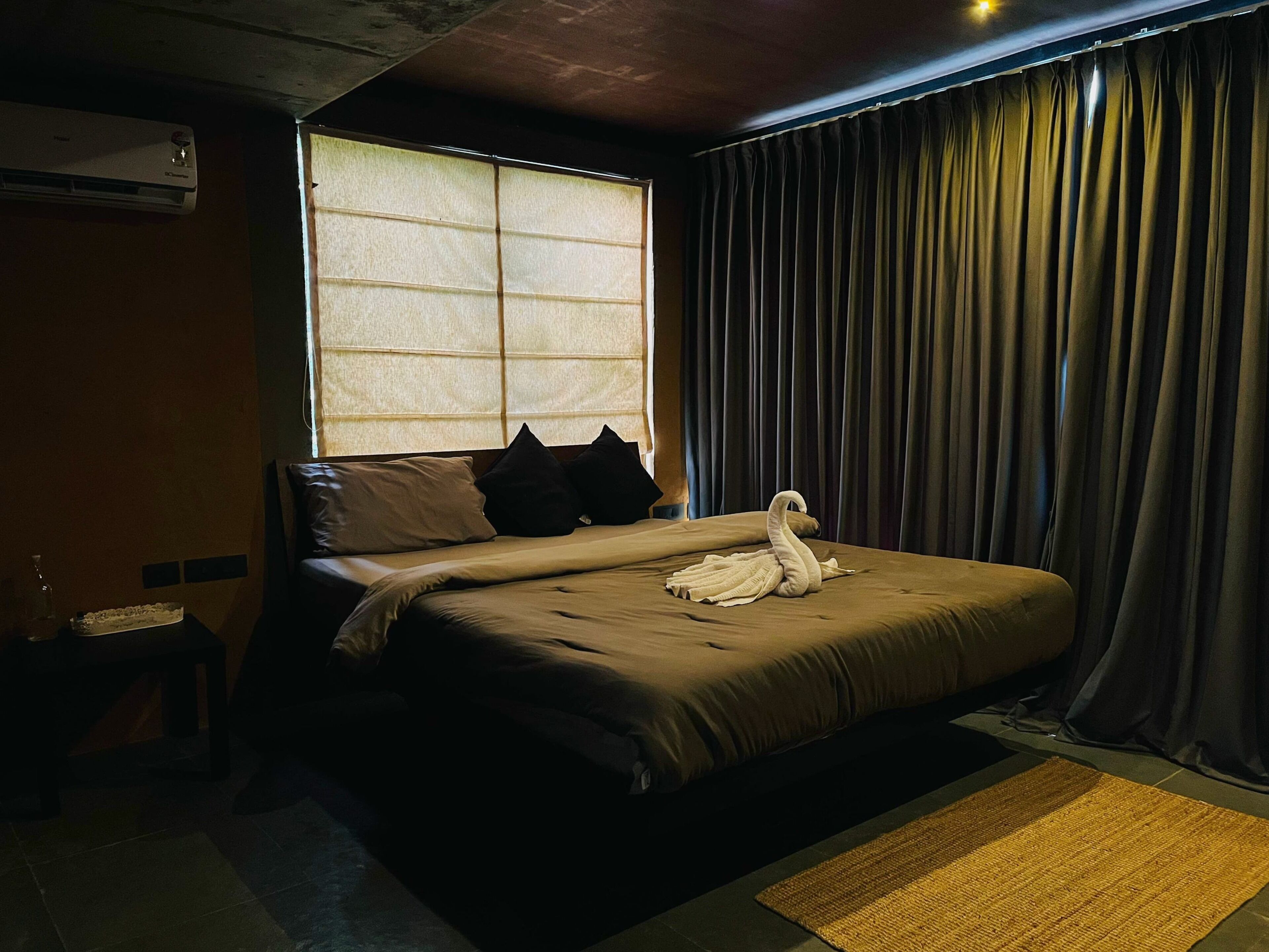 Vila, sacada, vista para o jardim