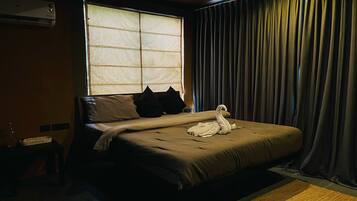 Vila, sacada, vista para o jardim