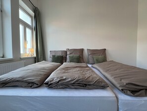 2 chambres, bureau, lit parapluie, Wi-Fi gratuit