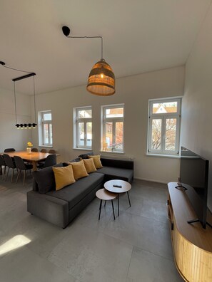 Smart TV - Old town apartment • central - quiet - Terrace - Parking lot - (Erfurt)